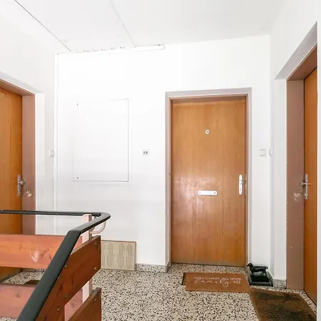 Valerie Кицбюэль